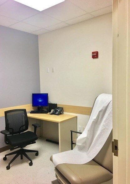 More Photos Of 25 Marston St, Lawrence Medical For Sale