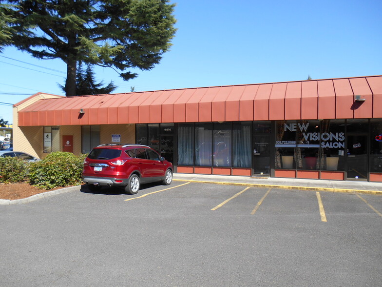 Primary Photo Of 18801-18821 SE McLoughlin Blvd, Oak Grove Office For Lease