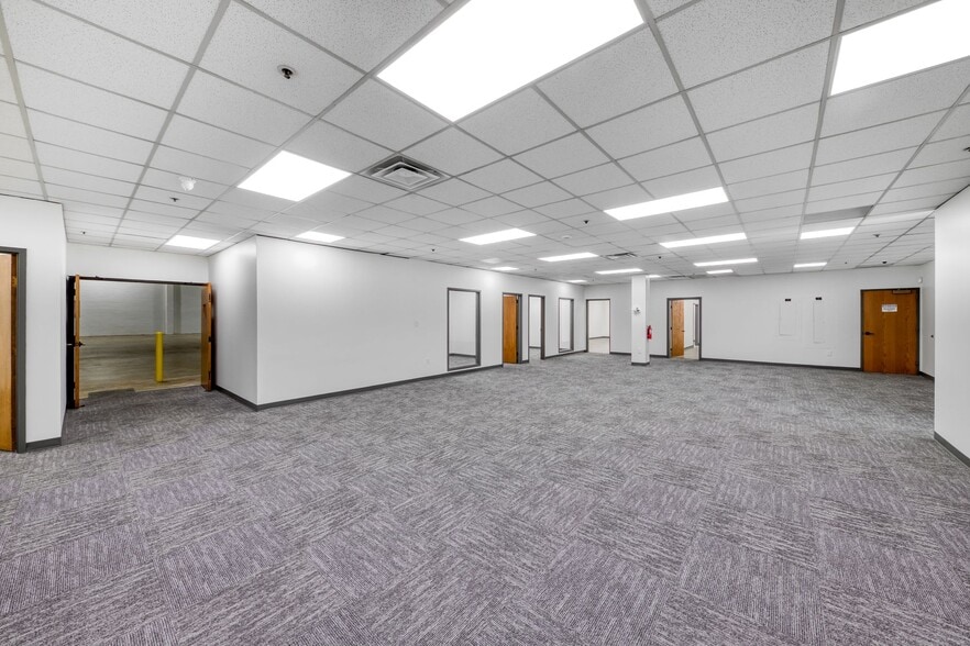 More Photos Of 3285 Saturn Ct, Peachtree Corners Warehouse For Lease