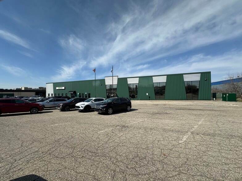 More Photos Of 3063 Breton Rd SE, Grand Rapids Warehouse For Sale