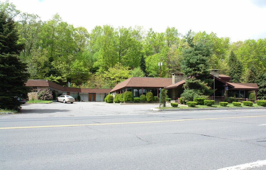 More Photos Of 11401 Pennsylvania 61 Hwy, Mount Carmel Hotel For Sale