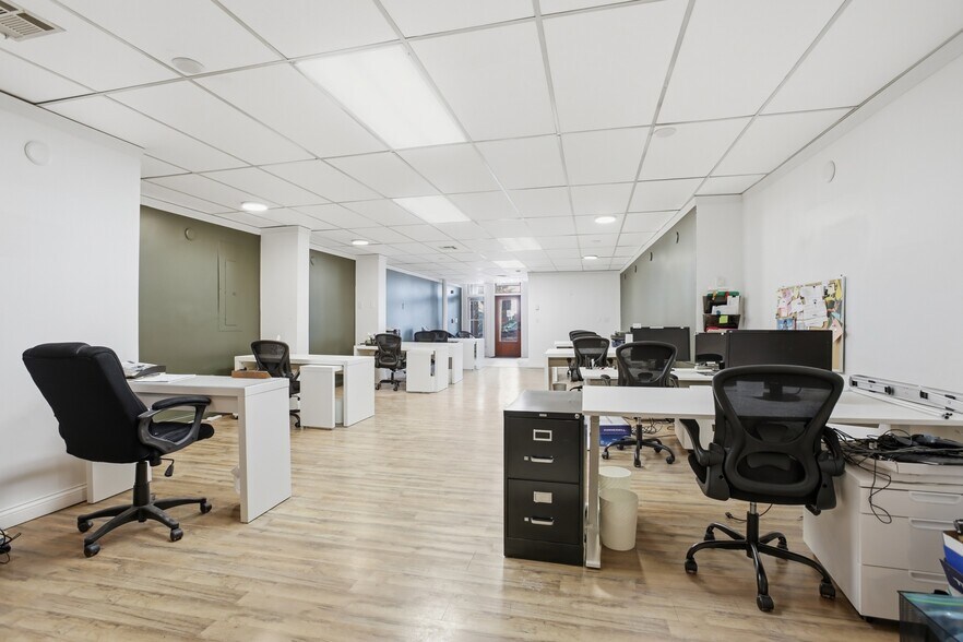 More Photos Of 49 Main St, Amesbury Office For Sale