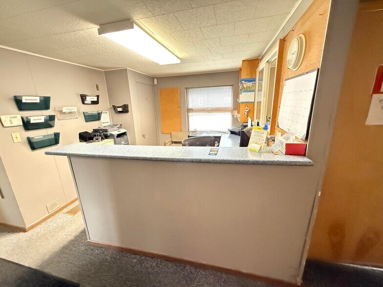 More Photos Of 1104 Ashmun St, Sault Sainte Marie Office For Sale