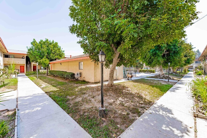 More Photos Of 9931 Central Ave, Garden Grove Apartments For Sale