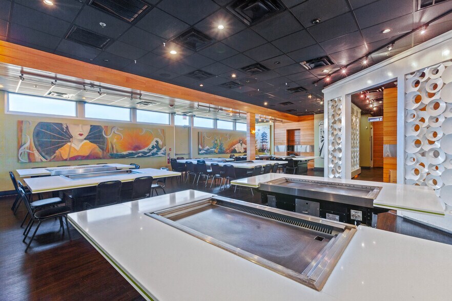 More Photos Of 102 Clinton Center Dr, Clinton Restaurant For Sale