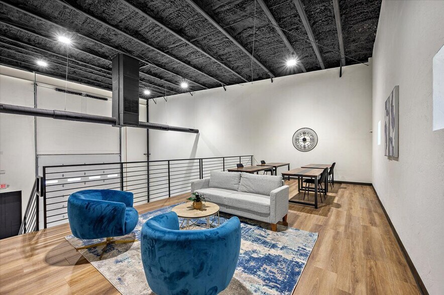 More Photos Of 1229 NW 122nd St, Oklahoma City Light Manufacturing For Sale