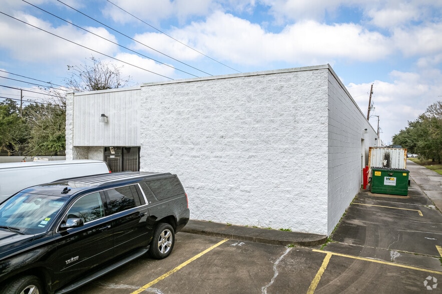 More Photos Of 8403 Almeda. Rd, Houston Unknown For Lease
