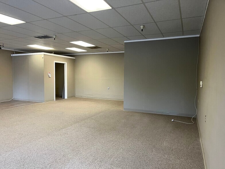 More Photos Of 4076-4086 Grass Valley Hwy, Auburn Storefront Retail Office For Lease