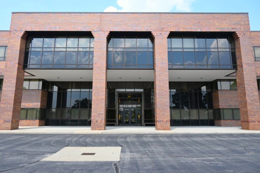 More Photos Of 24800 Denso Dr, Southfield Office For Lease