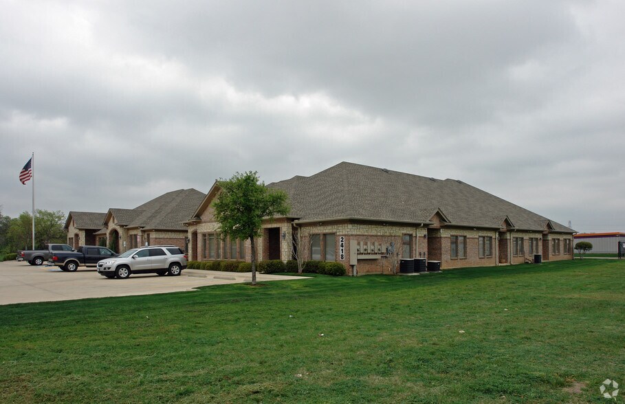More Photos Of 2418 Marsh Ln, Carrollton Medical For Lease