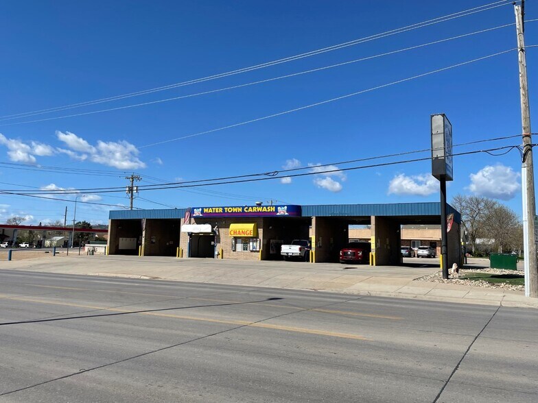 Primary Photo Of 623 N Lacrosse St, Rapid City Carwash For Sale