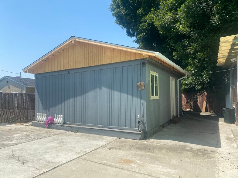 More Photos Of 16549 E 14th St, San Leandro Manufacturing For Sale