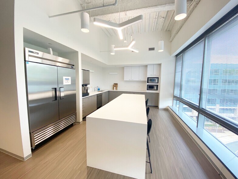 More Photos Of 1110 Sanctuary Pky, Alpharetta Office For Lease