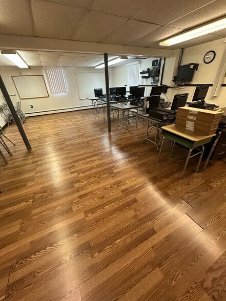 More Photos Of 37 Rollstone Ave, West Sayville Religious Facility For Lease