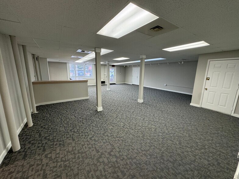 More Photos Of 7909-7911 NC Highway 68 N, Stokesdale Storefront Retail Office For Lease