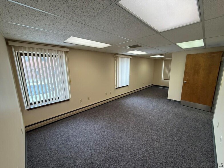 More Photos Of 244 Walnut St, Johnstown Medical For Lease