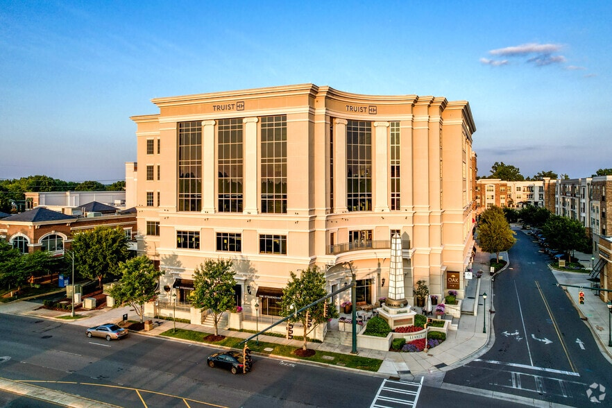 Primary Photo Of 4810-4940 Ashley Park Ln, Charlotte Apartments For Lease