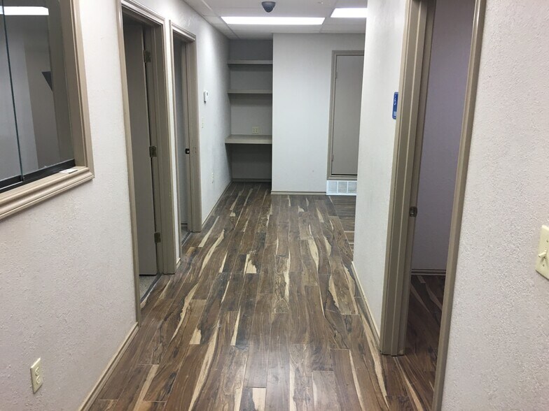 More Photos Of 103 W Gulf St, Sundown Warehouse For Sale