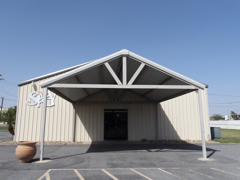 More Photos Of 1 Industrial Pkwy, Rio Hondo Freestanding For Sale