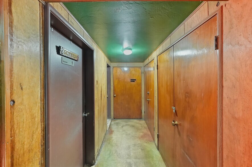 More Photos Of 44 N 19 1/2 Ave, Lemoore Restaurant For Sale