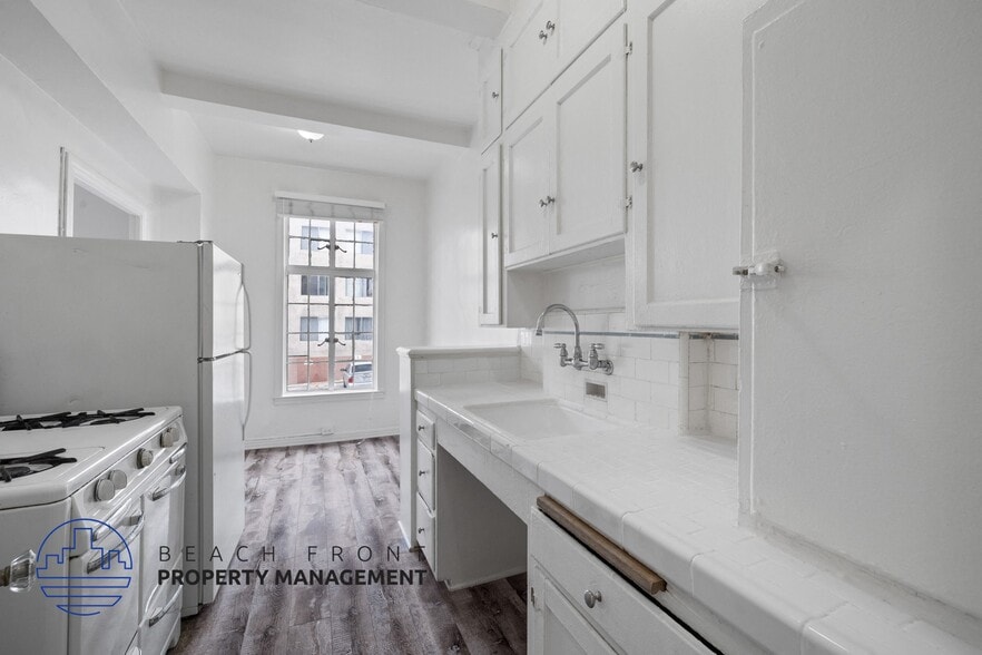 More Photos Of 512 S Hobart Blvd, Los Angeles Apartments For Sale