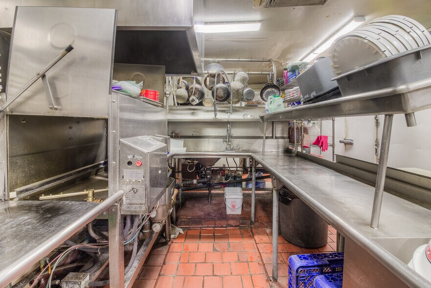 More Photos Of 822 N 1st St, Yakima Restaurant For Sale