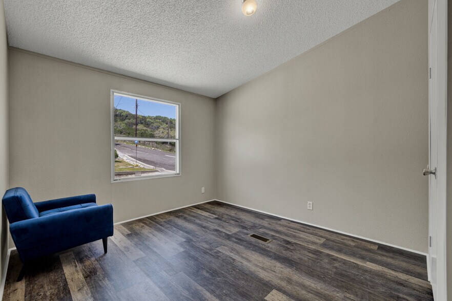 More Photos Of 200 Peggs Pl, Canyon Lake Specialty For Sale