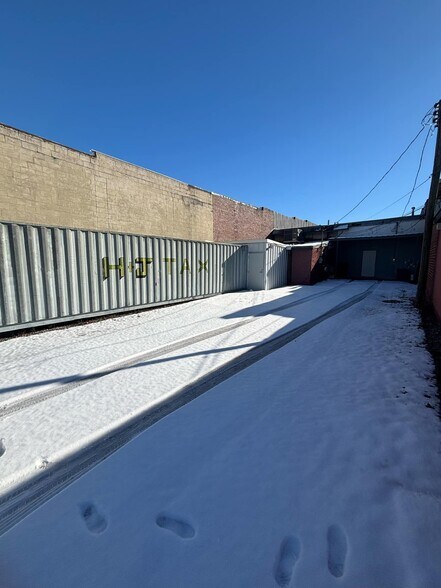 More Photos Of 1010 W Main St, Collinsville Storefront Retail Office For Sale