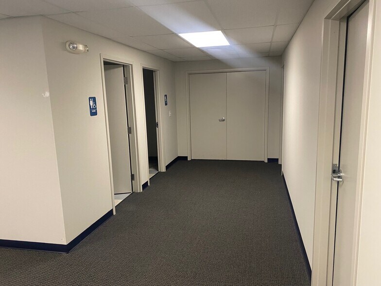 More Photos Of 8205 Estates Pky, Plain City Warehouse For Lease