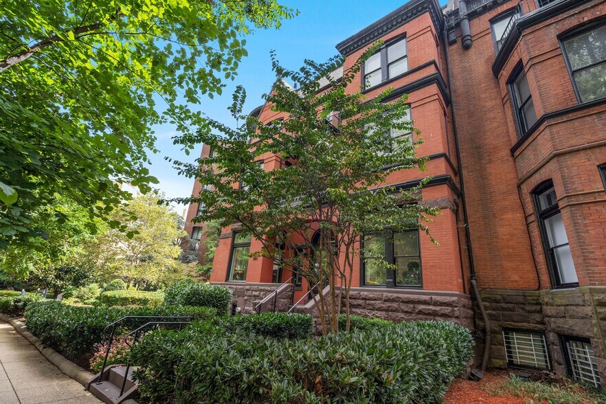 More Photos Of 1011 New Hampshire Ave NW, Washington Office For Sale