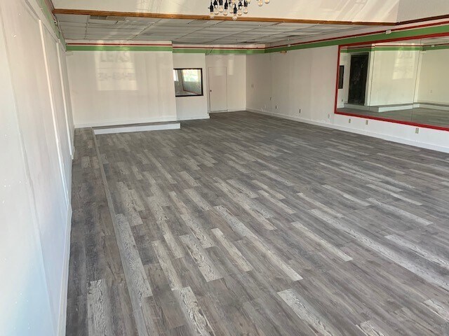 More Photos Of 2706 Samuell Blvd, Dallas Storefront For Lease