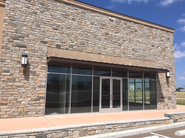 More Photos Of 2302 NE Bob Bullock Loop, Laredo Storefront For Lease