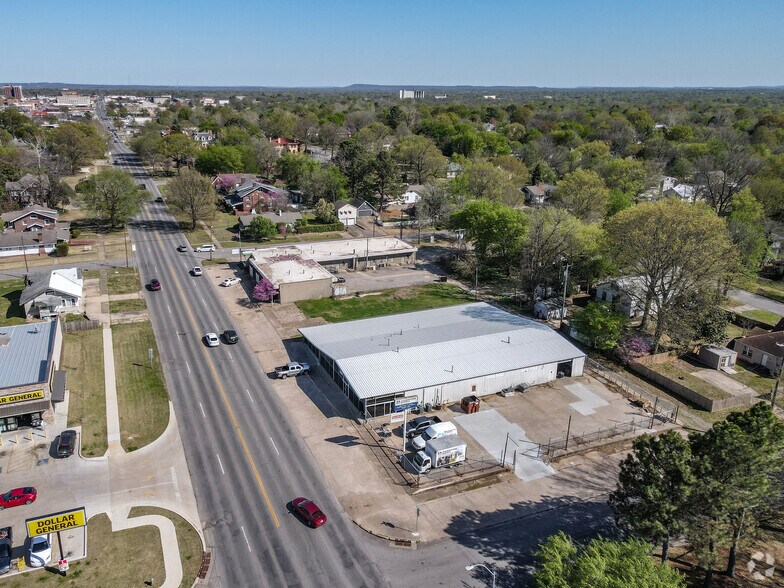 More Photos Of 1615 W Okmulgee St, Muskogee Freestanding For Sale