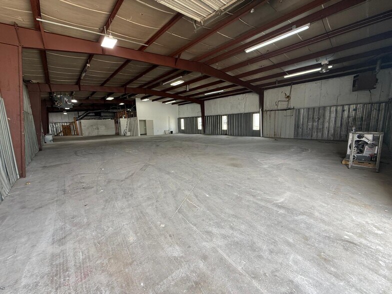 More Photos Of 7700 Melrose Ln, Oklahoma City Unknown For Lease