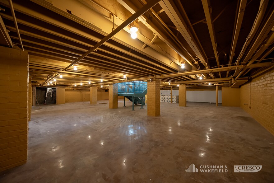 More Photos Of 12501 Madison Ave, Lakewood Office For Lease