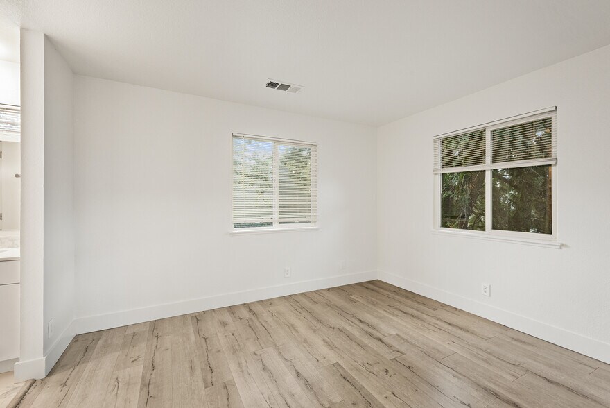 More Photos Of 8690 Old Redwood Hwy, Windsor Apartments For Sale