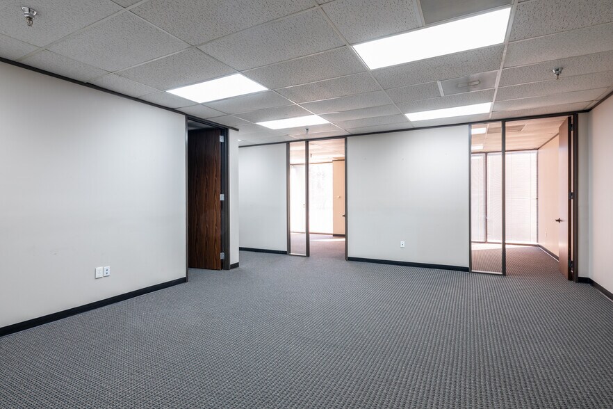 More Photos Of 15311 Vantage Pky W, Houston Unknown For Lease
