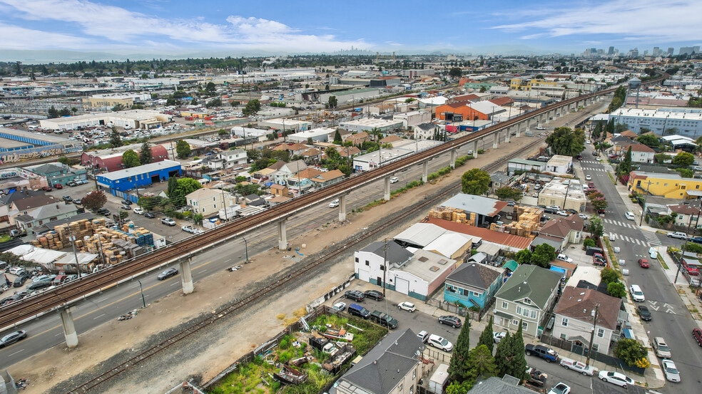 More Photos Of 909 53rd Ave, Oakland Warehouse For Sale