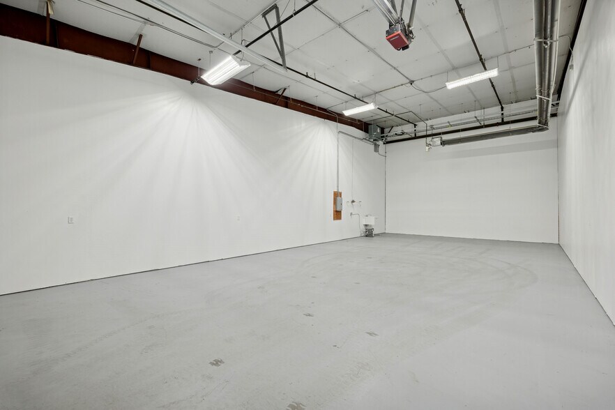 More Photos Of 701-709 Jefferson Ave SW, Watertown Warehouse For Lease