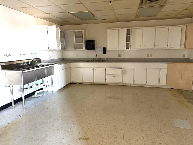 More Photos Of 8200 Schrade Rd, Rowlett Religious Facility For Sale