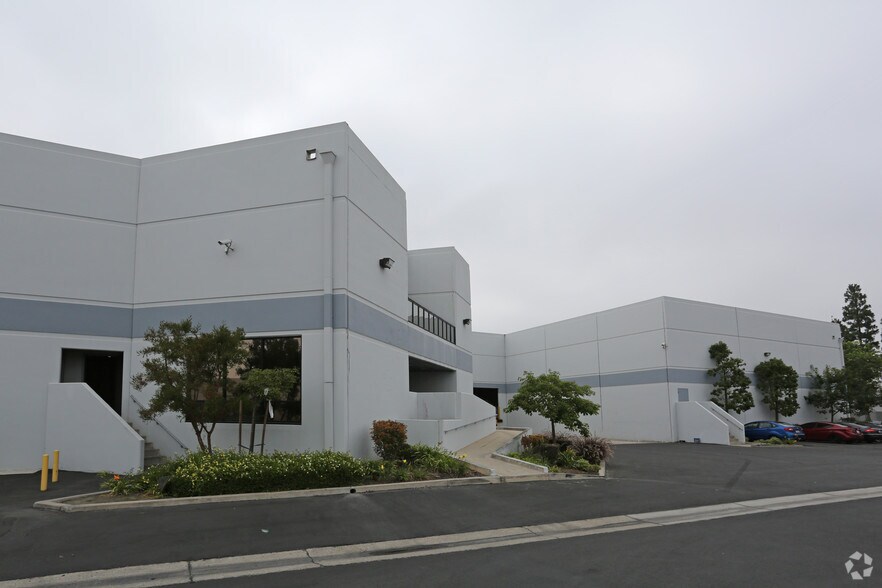 More Photos Of 7375 Chapman Ave, Garden Grove Warehouse For Lease