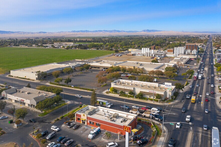 More Photos Of 1313-1341 E Pacheco Blvd, Los Banos Unknown For Lease