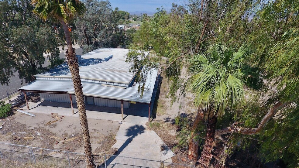 More Photos Of 1150 W Broadway St, Needles Warehouse For Sale