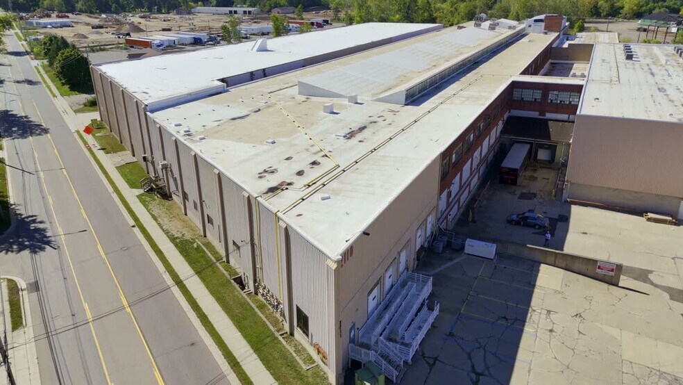 More Photos Of 2100 S Washington Ave, Lansing Warehouse For Lease