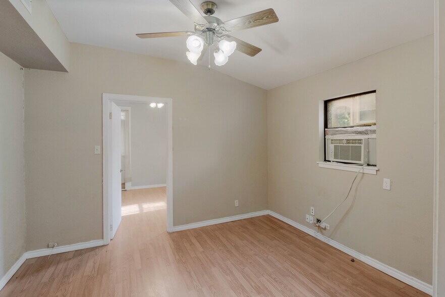 More Photos Of 1818 San Pedro Ave, San Antonio Office Residential For Sale
