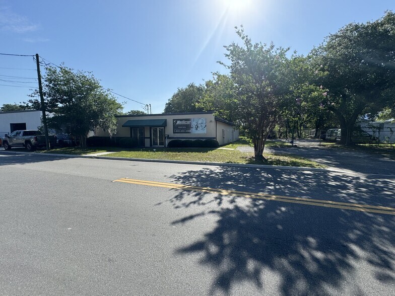 Primary Photo Of 3429 N Liberty St, Jacksonville Light Distribution For Lease