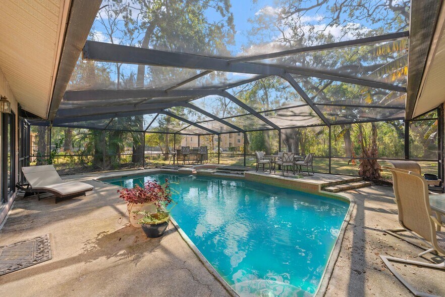 More Photos Of 2501 E Diana St, Tampa Office Residential For Sale