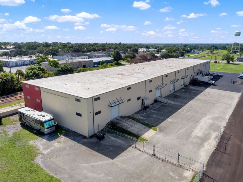 More Photos Of 110 W Interlake Blvd, Lake Placid Warehouse For Lease