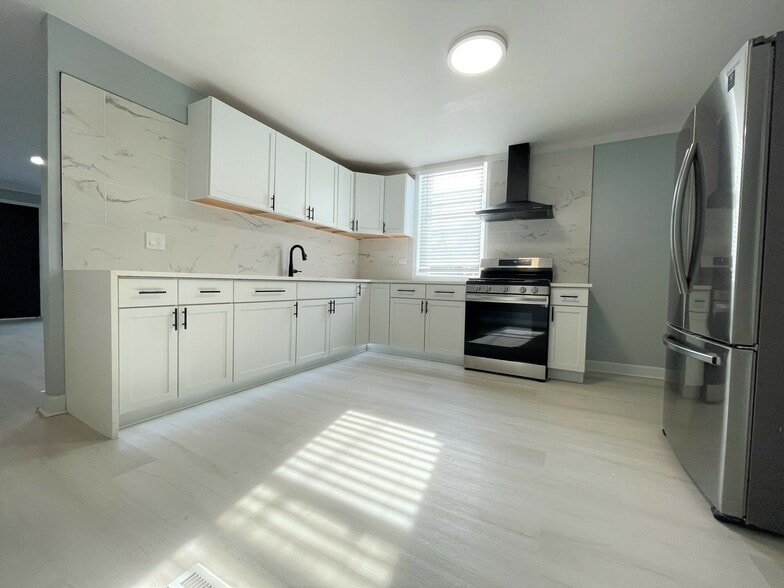 More Photos Of 1344 W 19th St, Chicago Apartments For Sale