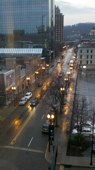 More Photos Of 625 S Gay St, Knoxville Office For Lease